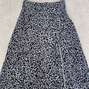 Shein women’s black cheetah print skirt.